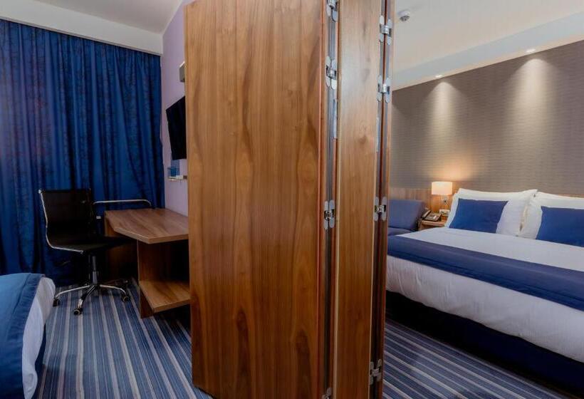 اتاق خانوادگی, Nobel Palace