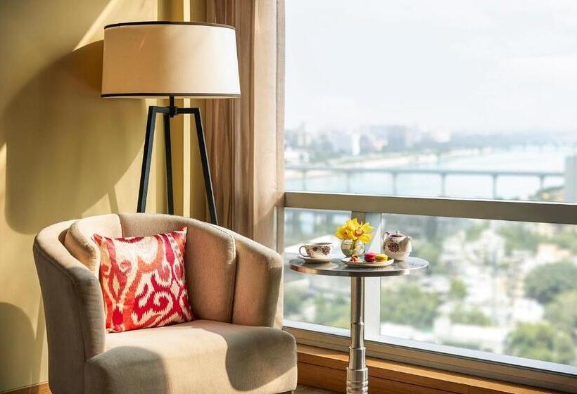 带大床的俱乐部房间, Hyatt Regency Ahmedabad
