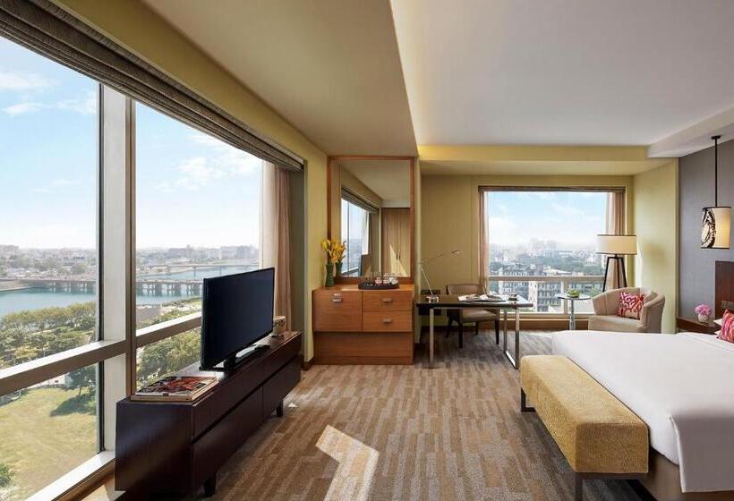Номер Клуб Кровать Кинг, Hyatt Regency Ahmedabad