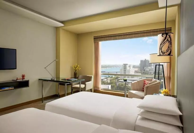 クラブルーム, Hyatt Regency Ahmedabad