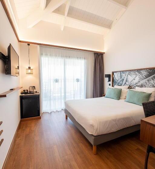 Номер Стандарт, Latitude 21