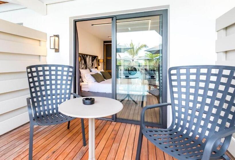 Номер Стандарт, Latitude 21