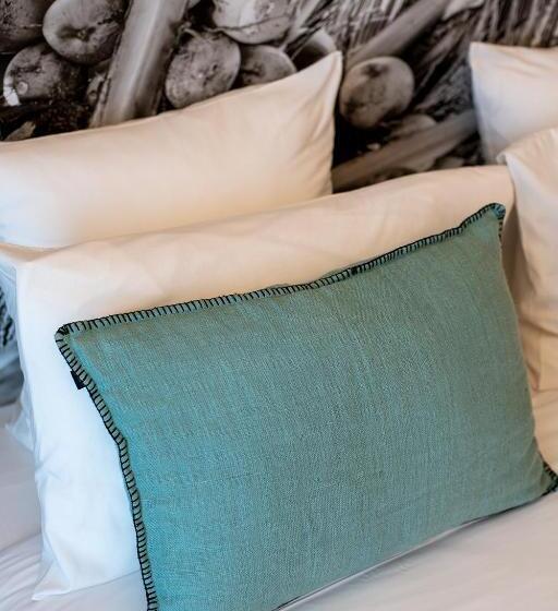 Номер Стандарт Вид на Море, Latitude 21