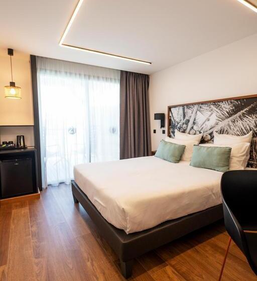 Номер Стандарт Вид на Море, Latitude 21