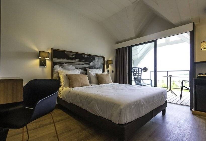 Номер Стандарт, Latitude 21