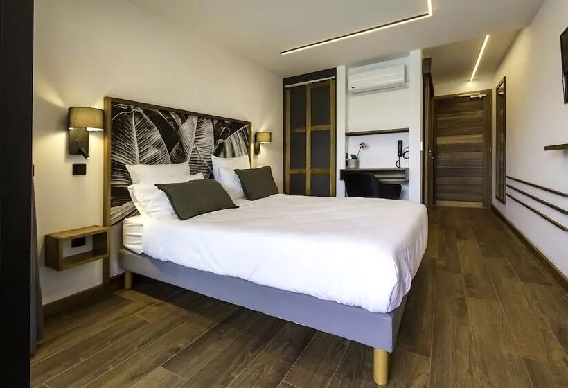 اتاق استاندارد, Latitude 21