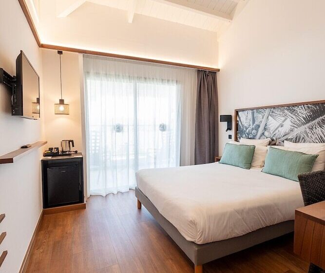 Номер Стандарт, Latitude 21