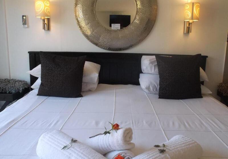 اتاق استاندارد با تخت بزرگ, Old Mill Lodge, Seasonal Working Ostrich Farm & Restaurant, Oudtshoorn
