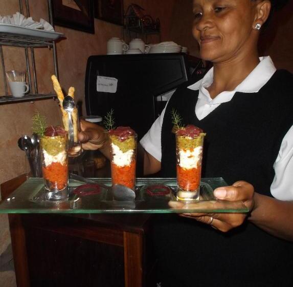 اتاق استاندارد با چشم‌انداز کوهستان, Old Mill Lodge, Seasonal Working Ostrich Farm & Restaurant, Oudtshoorn