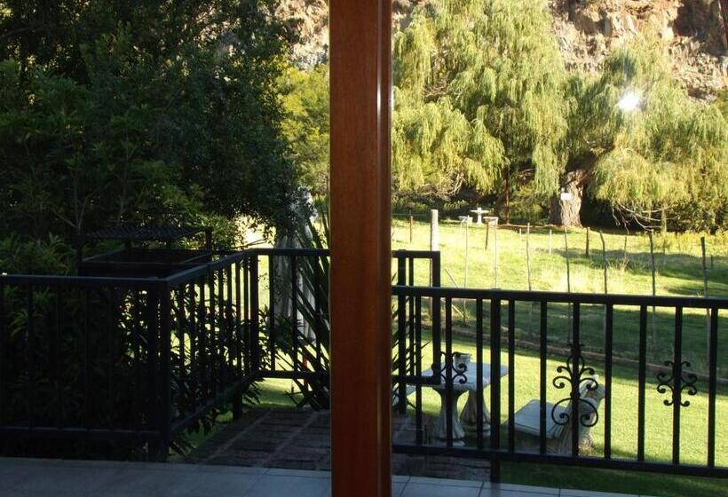 اتاق استاندارد با چشم‌انداز باغ, Old Mill Lodge, Seasonal Working Ostrich Farm & Restaurant, Oudtshoorn