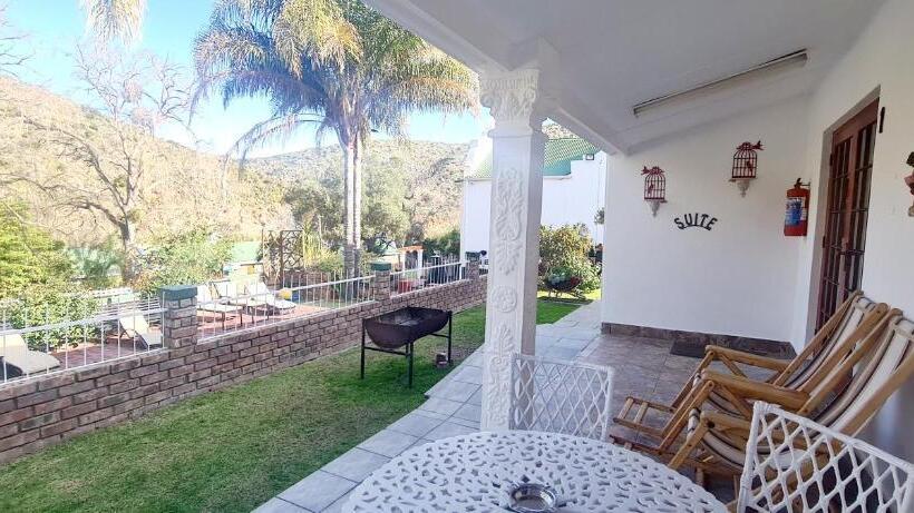 اتاق استاندارد با تخت بزرگ, Old Mill Lodge, Seasonal Working Ostrich Farm & Restaurant, Oudtshoorn