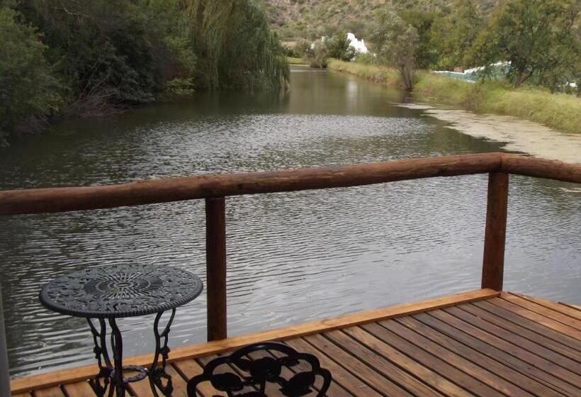 کلبه ییلاقی, Old Mill Lodge, Seasonal Working Ostrich Farm & Restaurant, Oudtshoorn