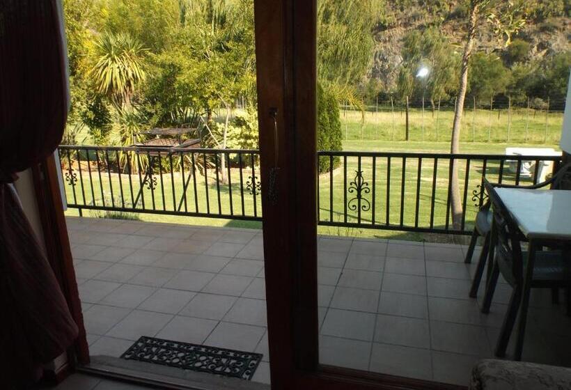 اتاق استاندارد با چشم‌انداز کوهستان, Old Mill Lodge, Seasonal Working Ostrich Farm & Restaurant, Oudtshoorn