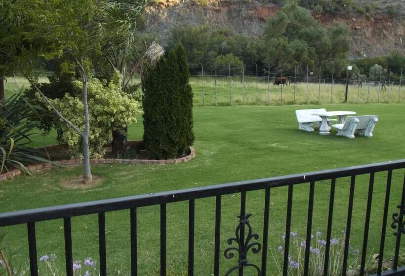 اتاق استاندارد با چشم‌انداز کوهستان, Old Mill Lodge, Seasonal Working Ostrich Farm & Restaurant, Oudtshoorn