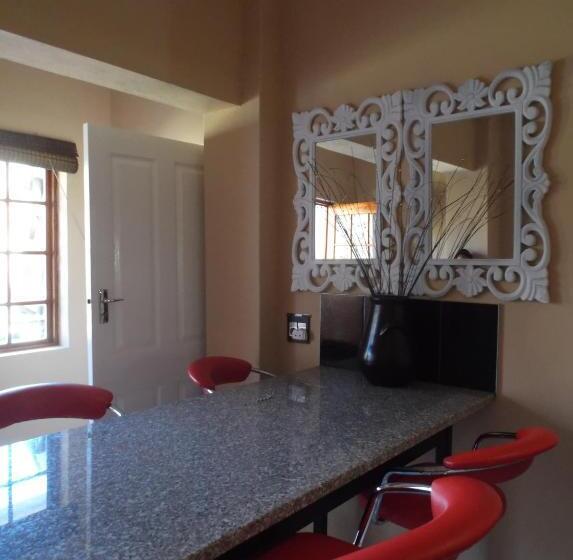 اتاق خانوادگی, Old Mill Lodge, Seasonal Working Ostrich Farm & Restaurant, Oudtshoorn