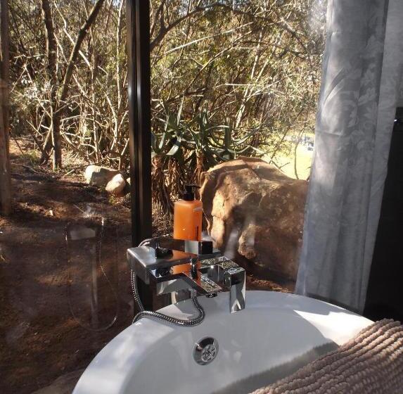 چادر با خدمات رفاهی لوکس, Old Mill Lodge, Seasonal Working Ostrich Farm & Restaurant, Oudtshoorn