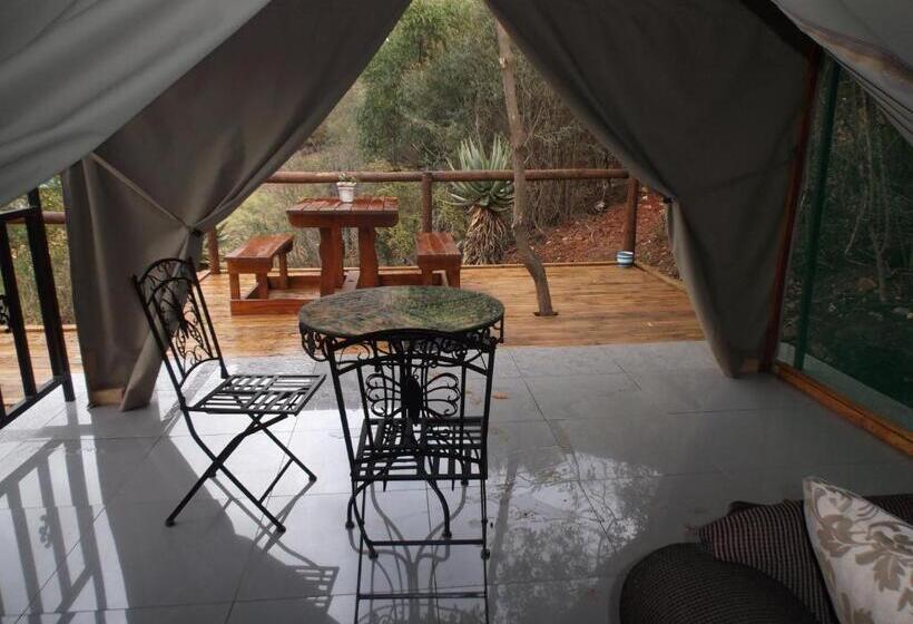 چادر با خدمات رفاهی لوکس, Old Mill Lodge, Seasonal Working Ostrich Farm & Restaurant, Oudtshoorn