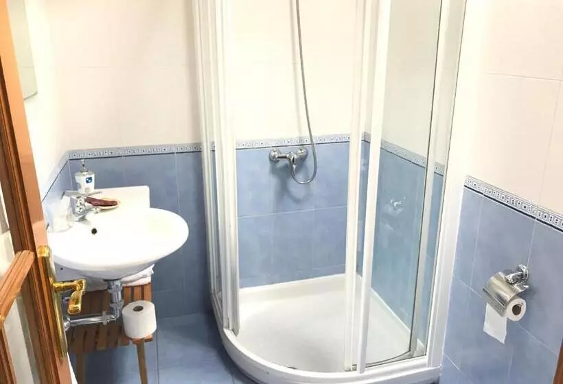 スタンダード４人部屋, Posada La Cabana De Salmon
