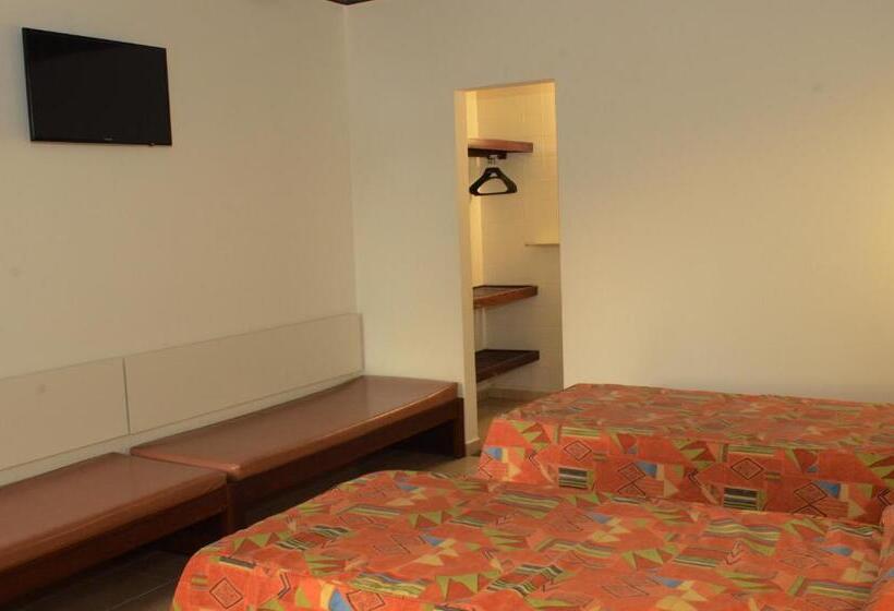 Standaard Vierpersoonskamer, Pousada Lord