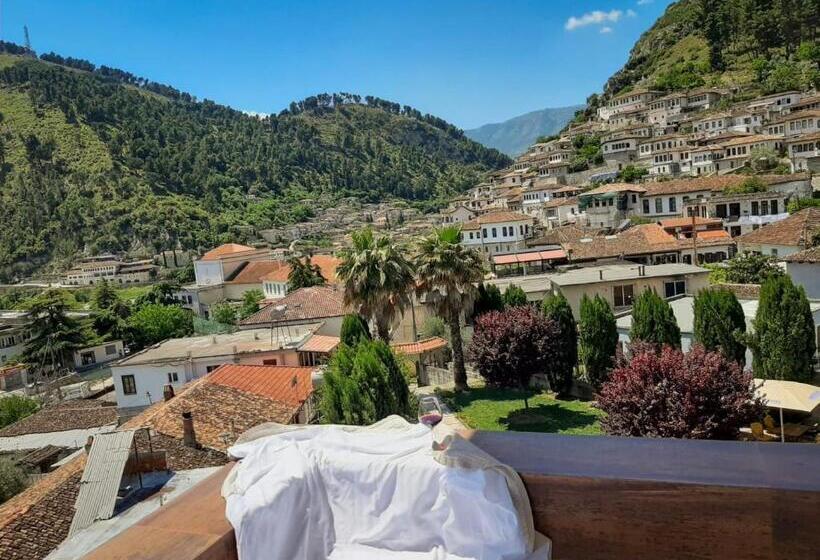 חדר דלוקס עם מרפסת, Rezidenca Desaret