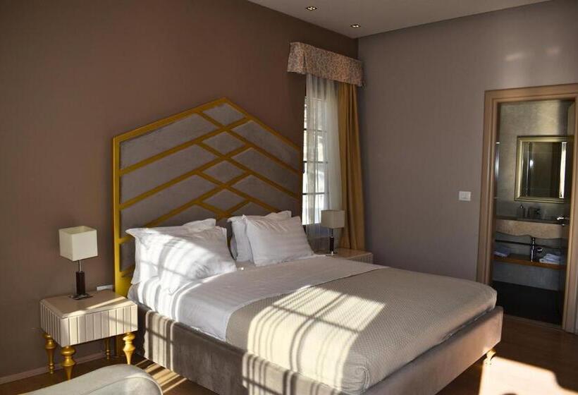 חדר דלוקס עם מרפסת, Rezidenca Desaret