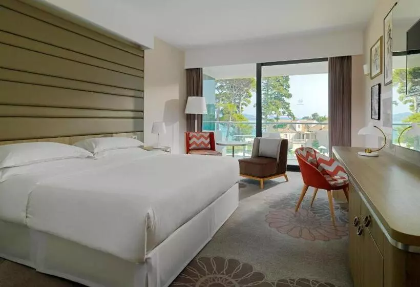 キングサイズベッドのスーペリアルーム, Sheraton Dubrovnik Riviera