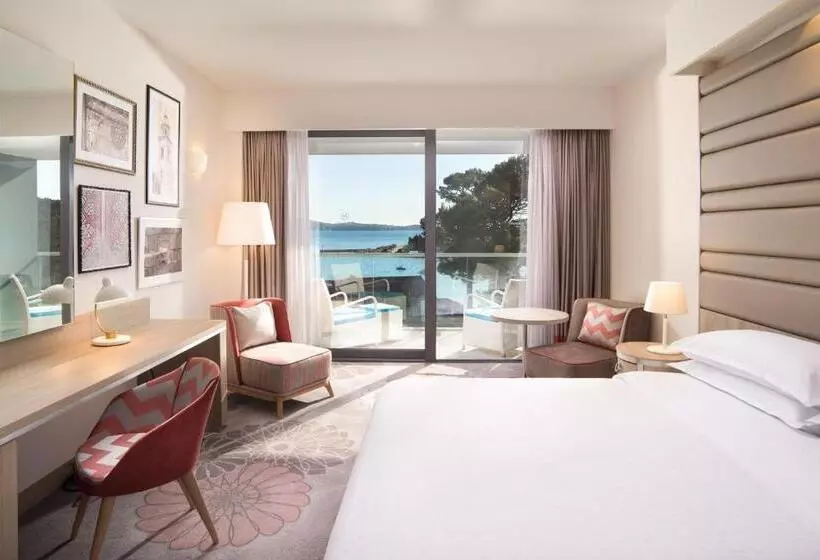 キングサイズベッドのデラックスルーム, Sheraton Dubrovnik Riviera