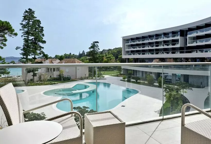 オーシャンビューデラックスルームバルコニー付き, Sheraton Dubrovnik Riviera