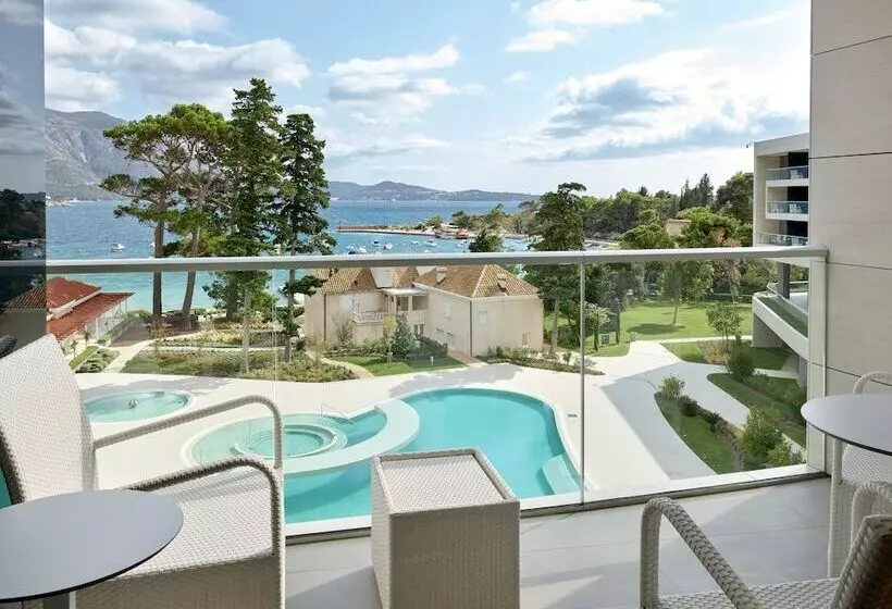 オーシャンビューデラックスルームバルコニー付き, Sheraton Dubrovnik Riviera