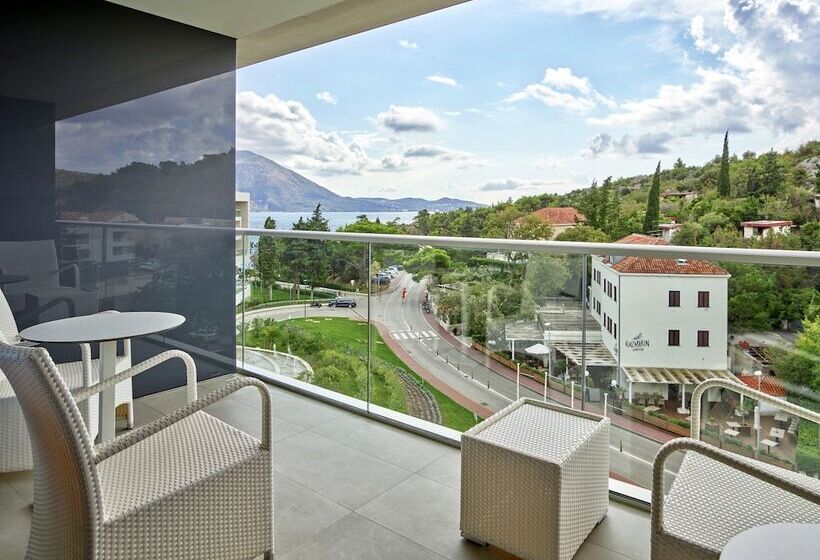 اتاق سوپریور با چشم‌انداز جانبی دریا, Sheraton Dubrovnik Riviera