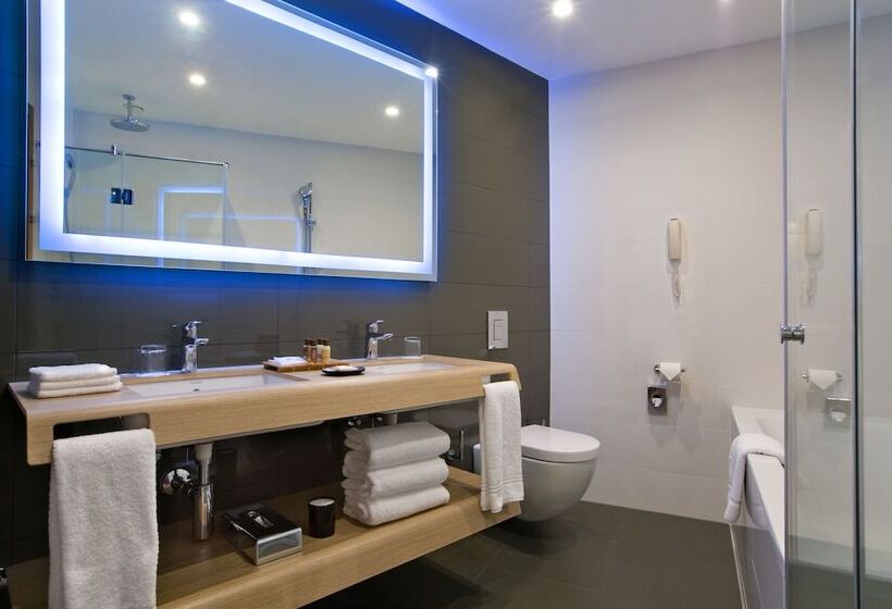 סוויטת אקזקיוטיב עם מרפסת, Sheraton Dubrovnik Riviera