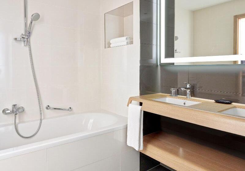 חדר דלוקס עם מרפסת נוף לים, Sheraton Dubrovnik Riviera