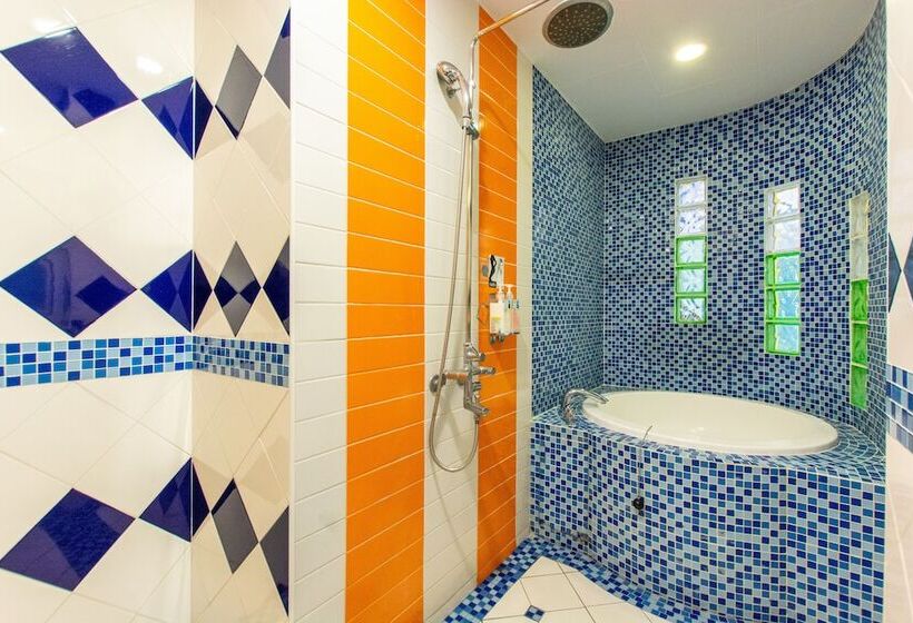 اتاق لوکس سه تخته, Ocean Star B&b