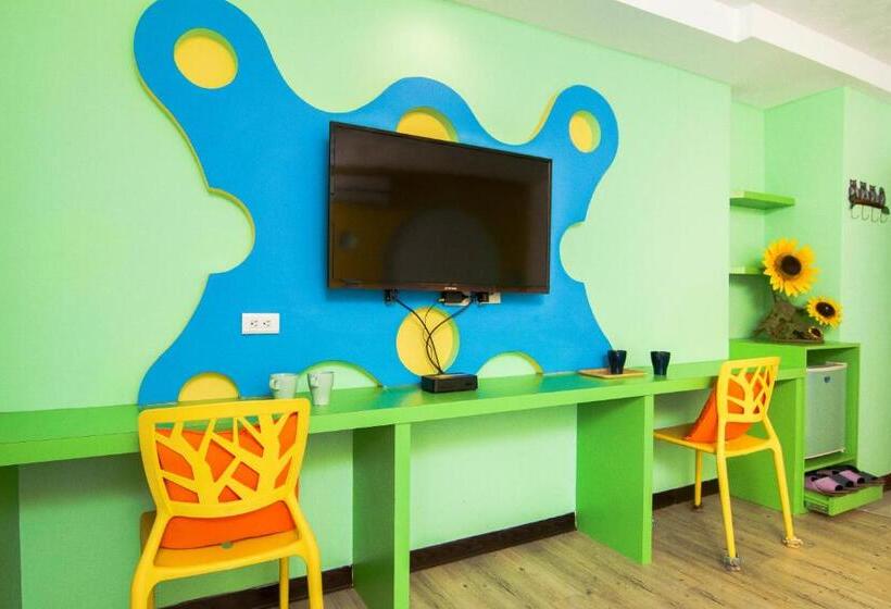 سوییت خانوادگی, Ocean Star B&b