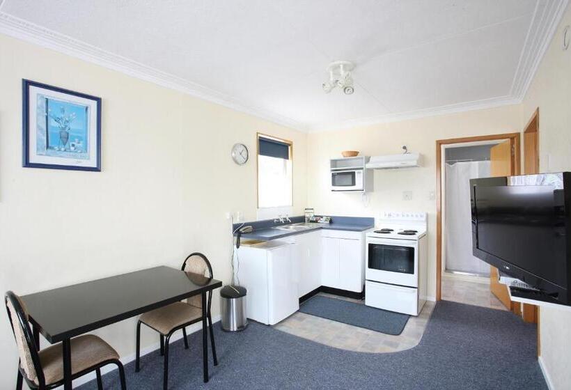 Апартаменты 1 Спальня, Queens Park Motels