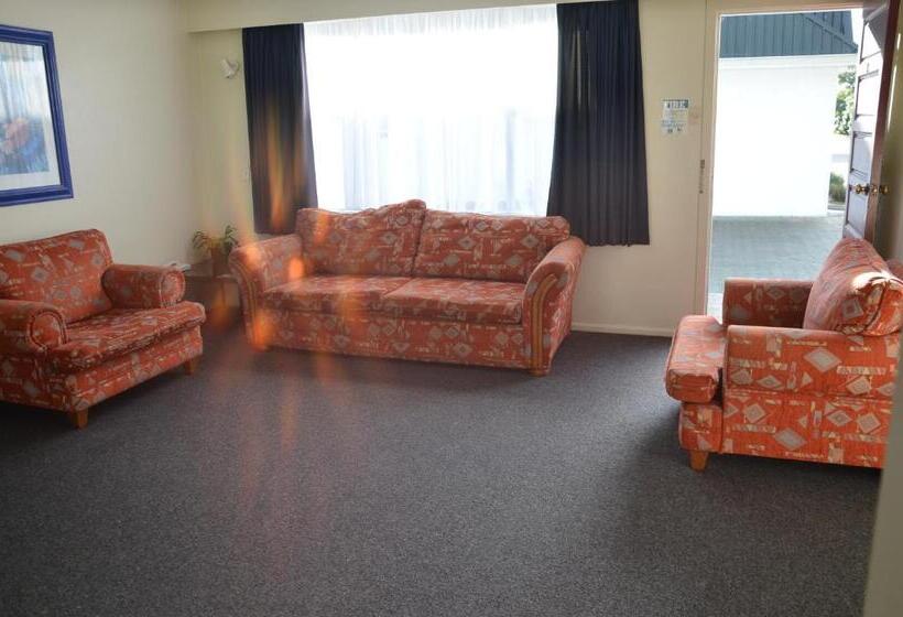 Апартаменты 2 Спальни, Queens Park Motels