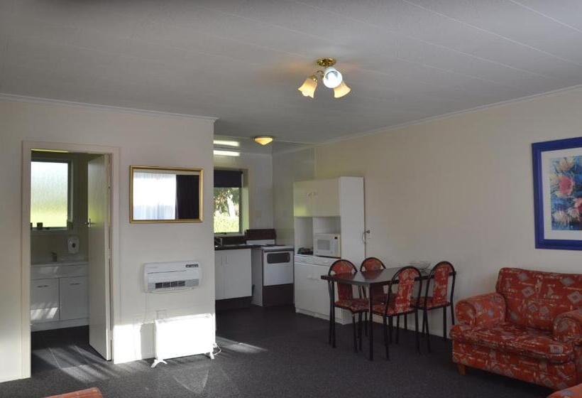 带2个卧室的公寓, Queens Park Motels