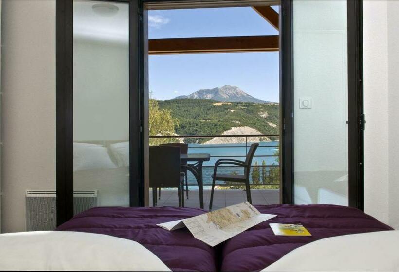 דירת שלושה חדרים, L Ecrin Du Lac