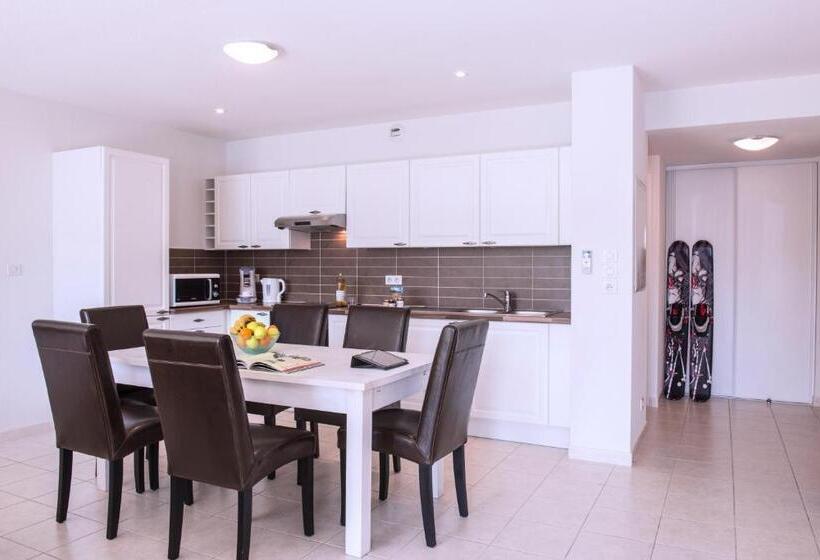 דירת שלושה חדרים, L Ecrin Du Lac