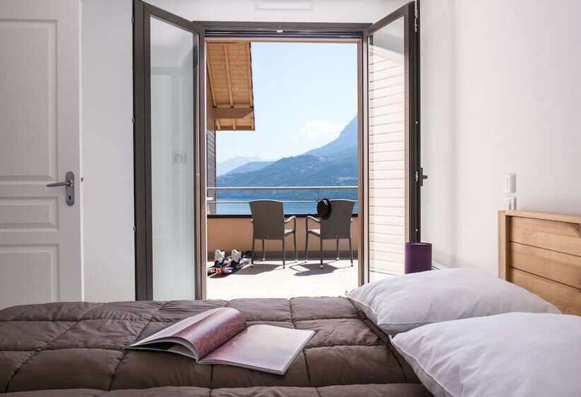 דירת שלושה חדרים, L Ecrin Du Lac