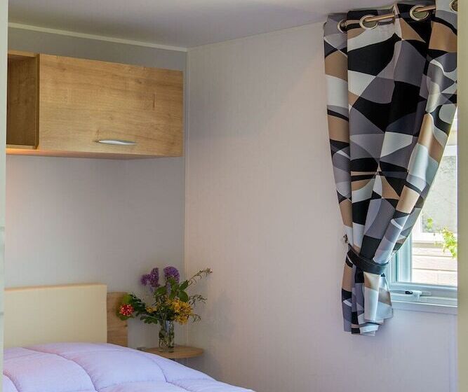 בקתת חדר, L Ecrin Du Lac