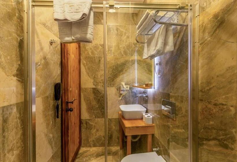 اتاق سوپریور, Akkan