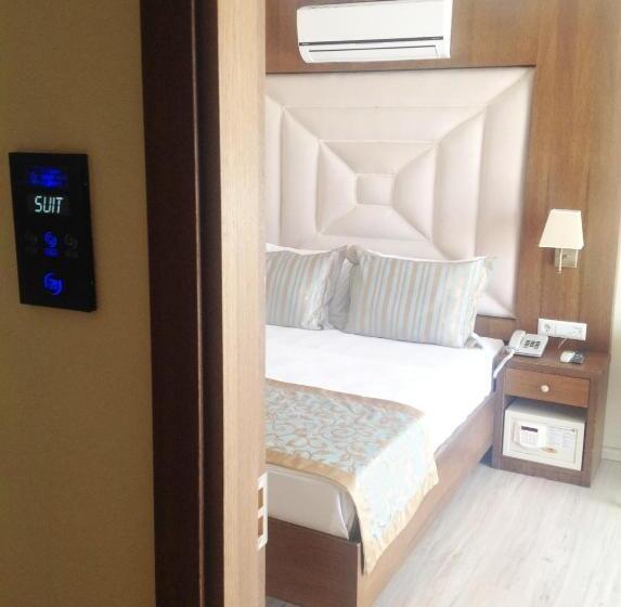 سوئیت اجرایی با چشم‌انداز دریا, Akkan