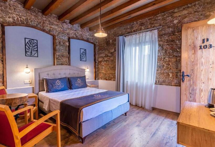 اتاق لوکس, Akkan