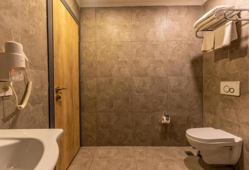 اتاق سوپریور سه تخته, Akkan