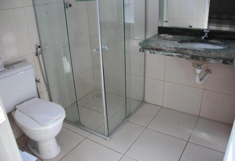 标准三人间, Casa Blanca