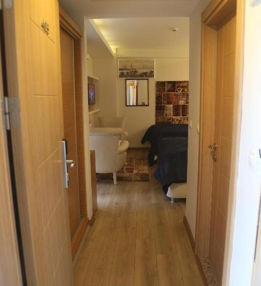 Suite Junior Familiare, Cebeciler