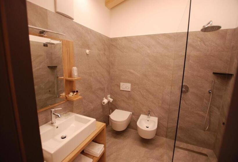 家庭山景房, Chalet Alaska