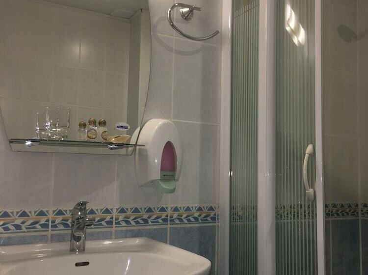 חדר סטודיו סטנדרד, Deryabin