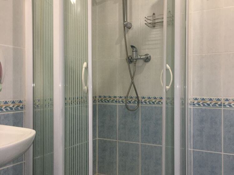 חדר סטודיו סטנדרד, Deryabin